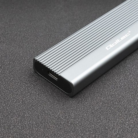 Qoltec Aluminiowa Obudowa | Kieszeń na dysk SSD M.2 | SATA | NGFF | USB-C | Super speed | 2TB | Szary